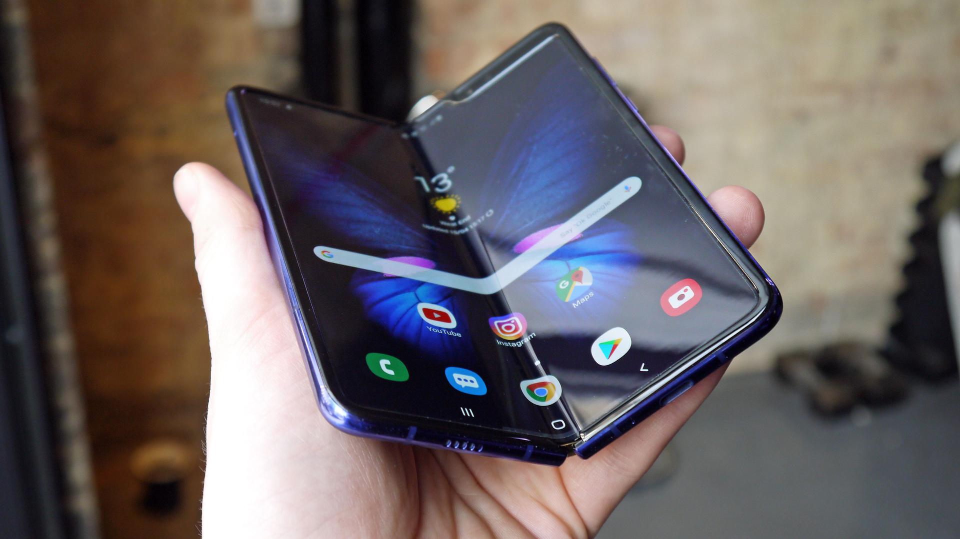 Что известно о новой модели Galaxy Fold Lite