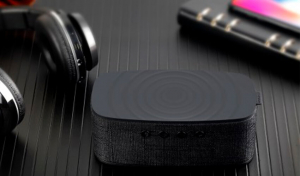 Купить Акустика + беспроводная зарядка Momax Q.Zonic Wireless Charging Bluetooth Speaker, Black