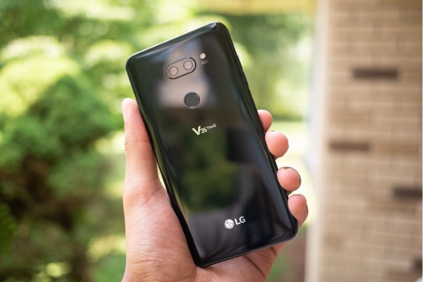 Смартфон LG V35 ThinQ уже начал получать новую прошивку Android Pie