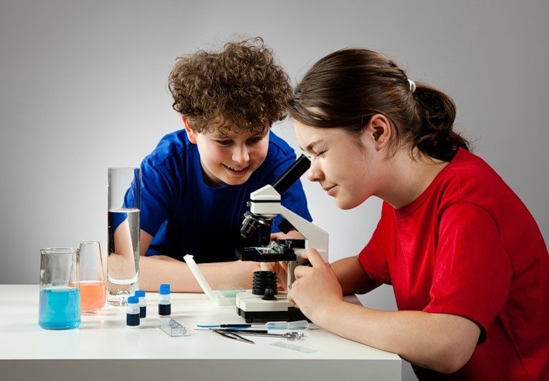 Выбираем правильный и качественный микроскоп для ребенка – особенности выбора